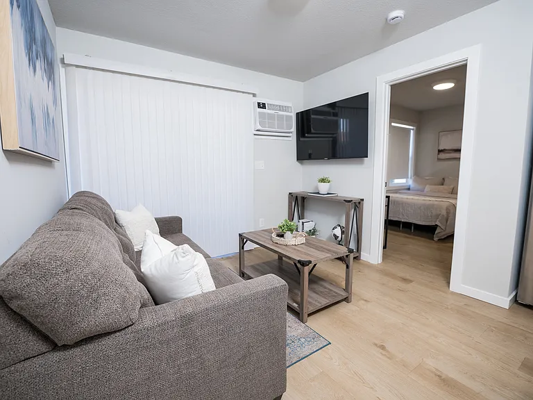 509 E White St #16 — Photo 4
