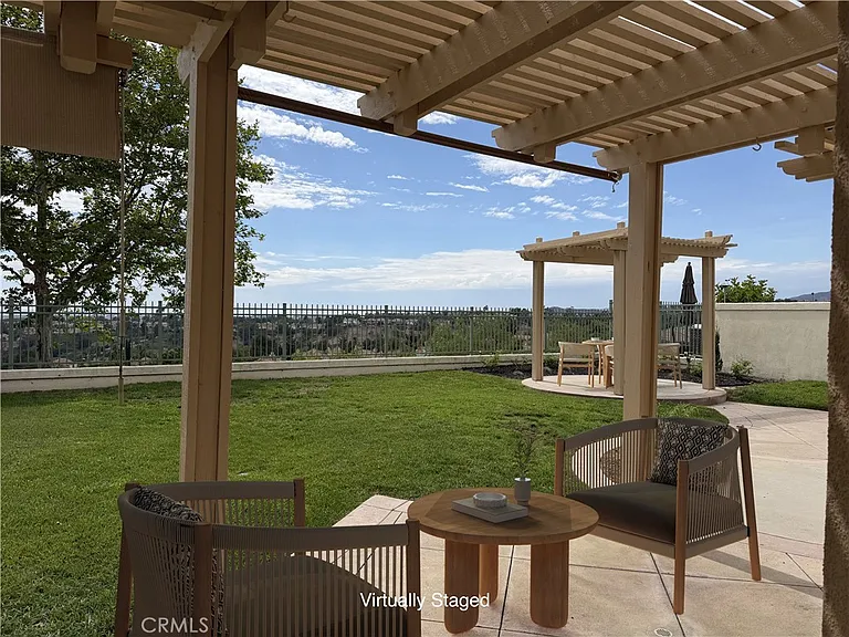 15 Field Point — Photo 13