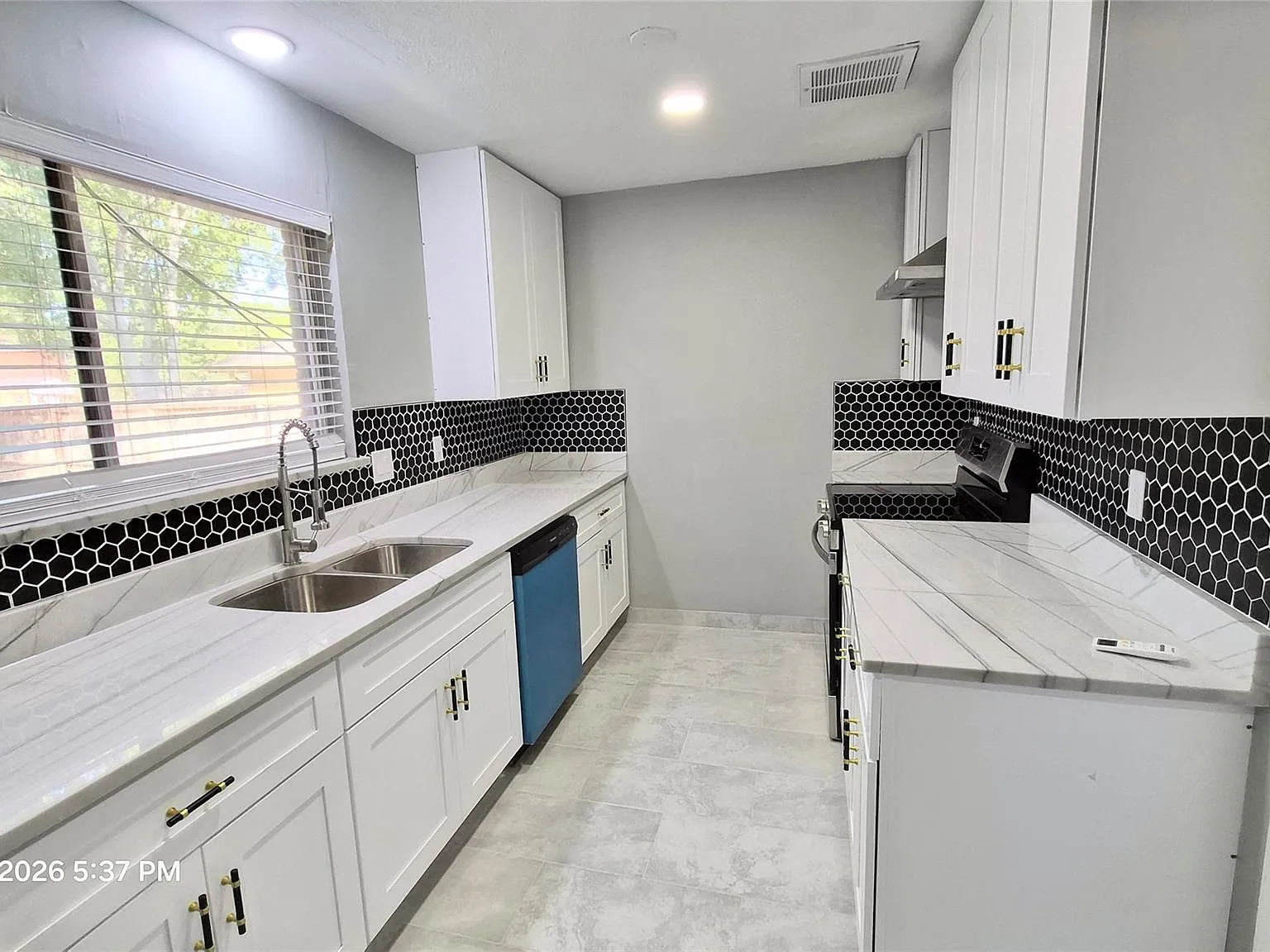 3 bed, 2.0 bath, $1,599 — Photo 3