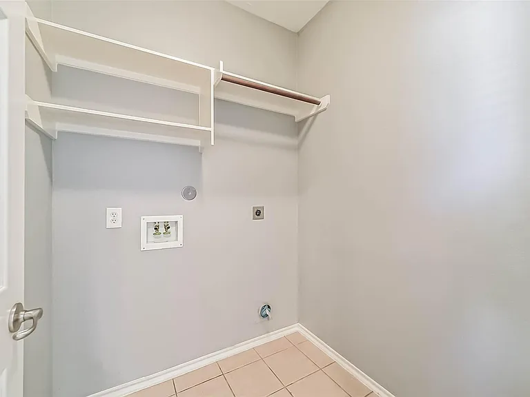 8726 Old Maple Ln — Photo 23