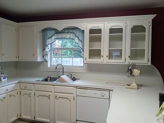 2nd image of 1332 Tiffney Ln