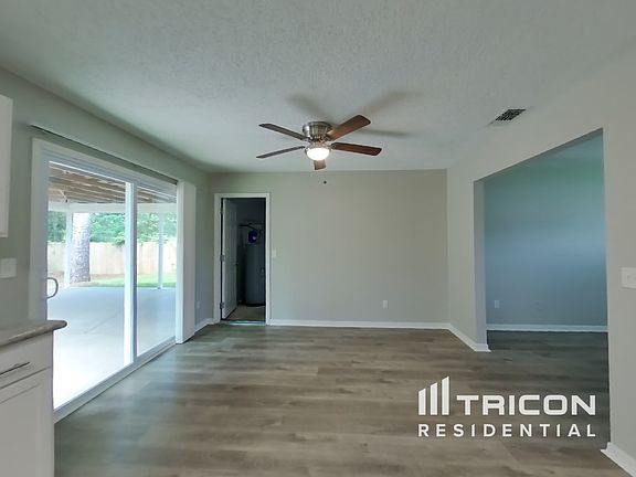 5th image of 2731 Greenwood Ln