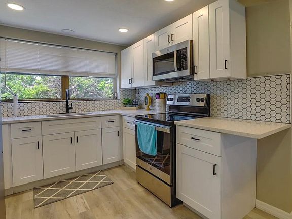 5th image of 2880 10th St