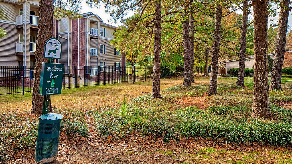 Sea Pines Apartments — Photo 3