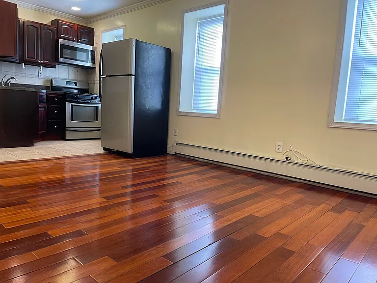 30 Beacon Ave — Photo 6