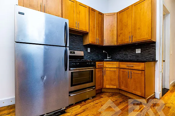 Rented by EXR | media 4