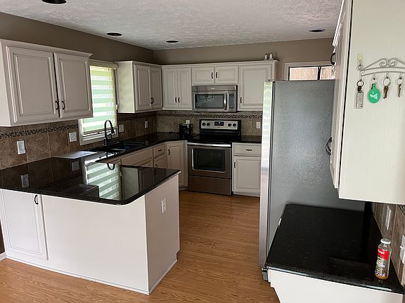 4th image of 7002 S 156th Avenue Cir