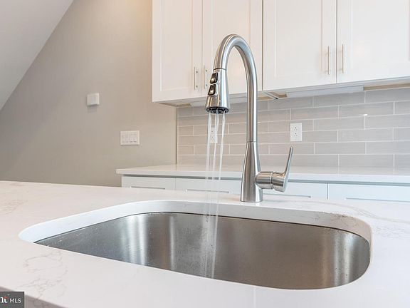 5th image of 2047 N 9th St #1