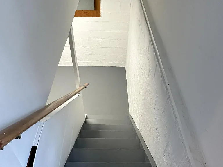 700 Iona Ave — Photo 23