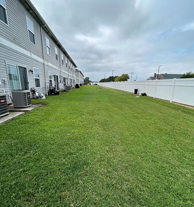 2nd image of 23590 Linkside Dr