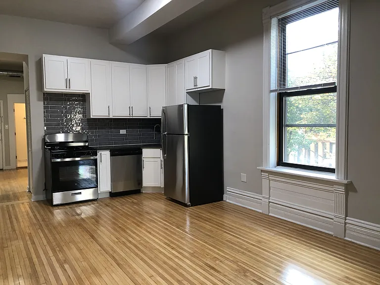 858 N. Wood St./1811 W. Iowa St. — Photo 5