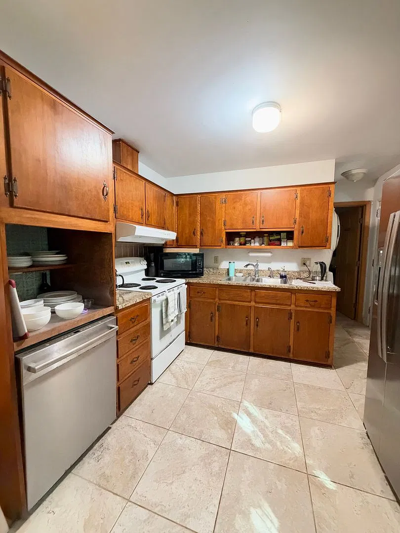 120 Mimosa Drive — Photo 3