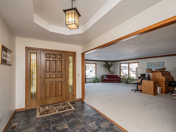 3rd image of 6400 Theresa Dr