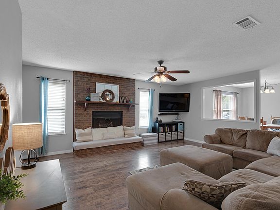 2nd image of 223 Seville Cir