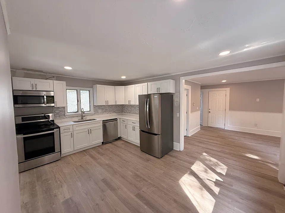 37 Crystal St #2