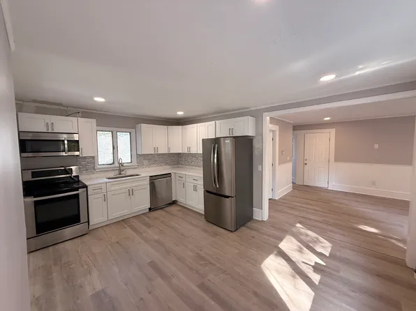 37 Crystal St, Southbridge, MA