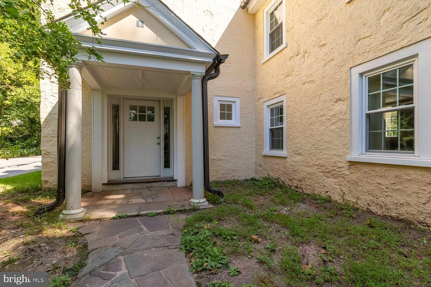 4 bed, 2.5 bath, 1984 sqft, $4,500 — Photo 2
