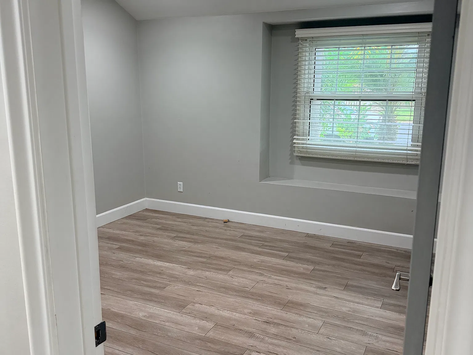 3 bed, 1699 sqft, $4,200 — Photo 3