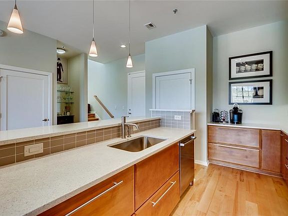 3rd image of 1418 Dresden Dr NE Unit 315