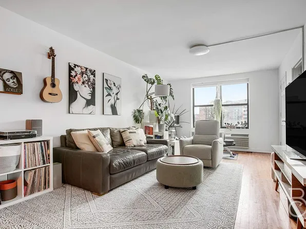 100-25 Queens Blvd APT 3N, Flushing, NY 11375