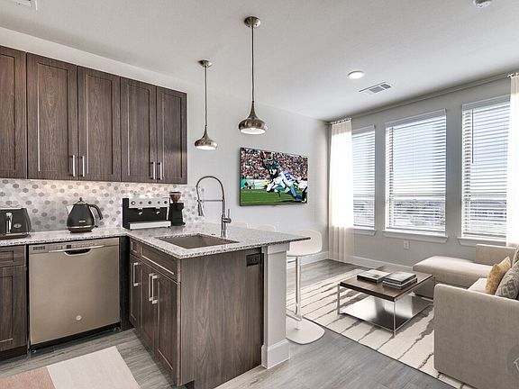 3rd image of 700 E Whitestone Blvd #11