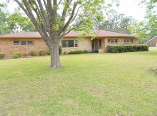 605 S Lewis St, Metter, GA 30439