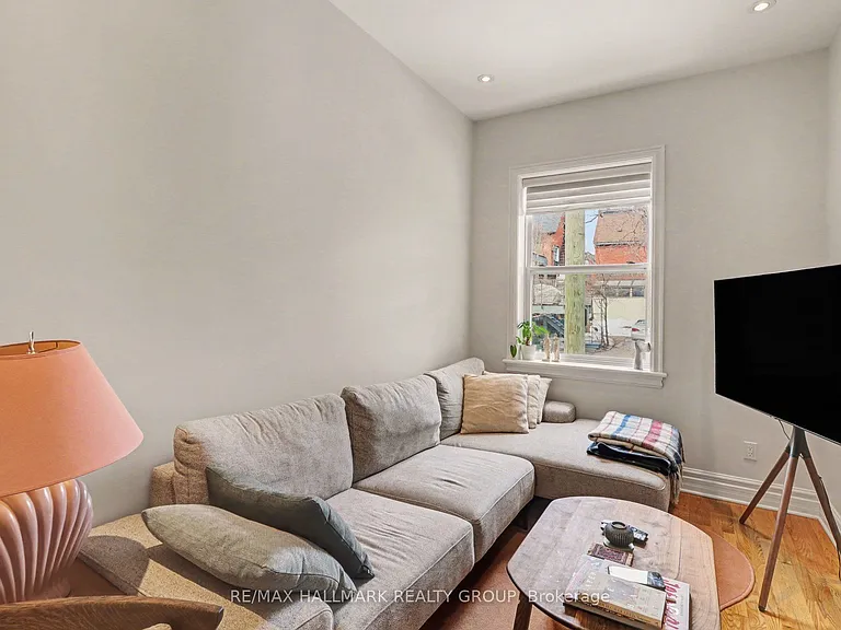 34 Lewis St — Photo 5