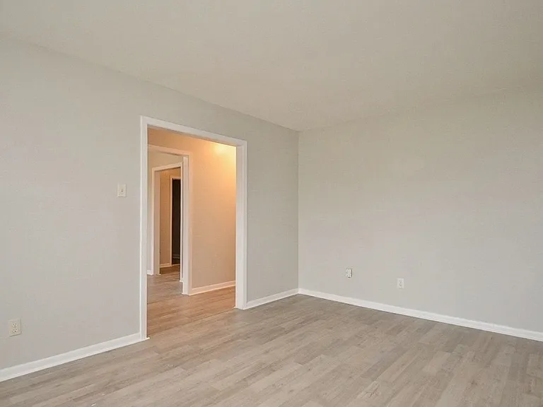 5243 Greylog Dr — Photo 6