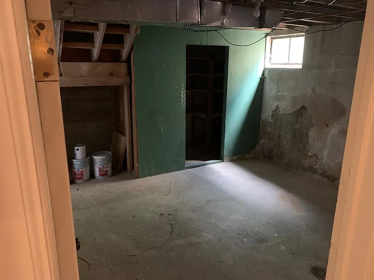 2325 S Clayton St — Photo 26