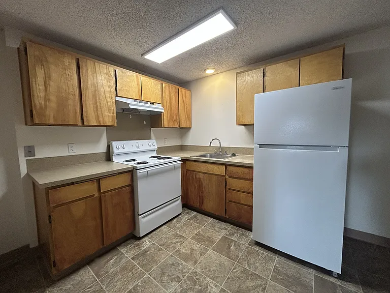 Eagle Pointe Apartments — Photo 20