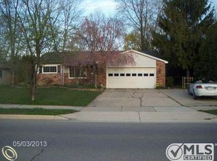 76 Michigan Ave, Marysville, MI