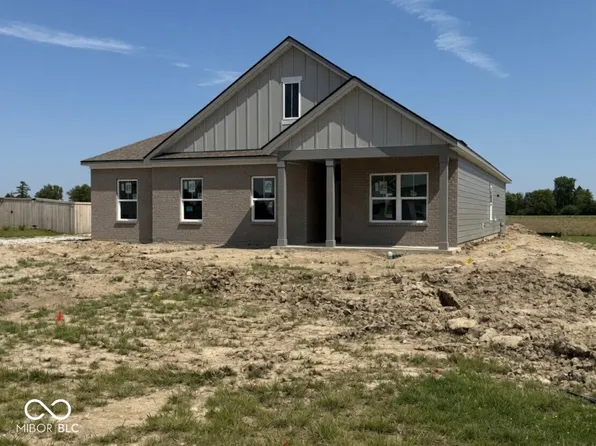 7808 Magnolia St, New Palestine, IN 46163
