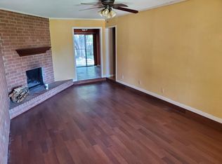 585 Manco Rd #B, Lewisville, TX 75067