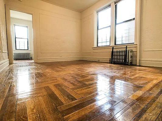 Rented by Realty 2000 Corp | media 2
