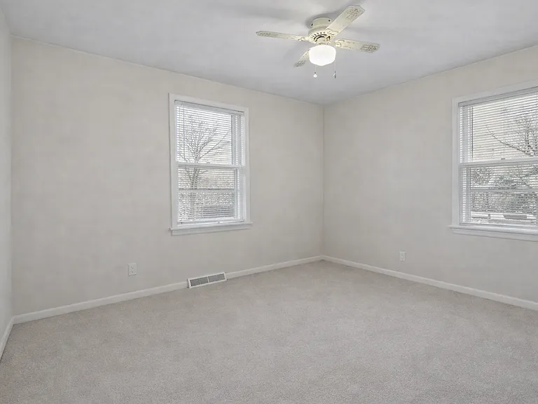 2540 E Eastgate Ln — Photo 11