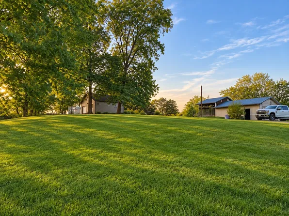 39 Rock Ave, Palmer, TN 37365