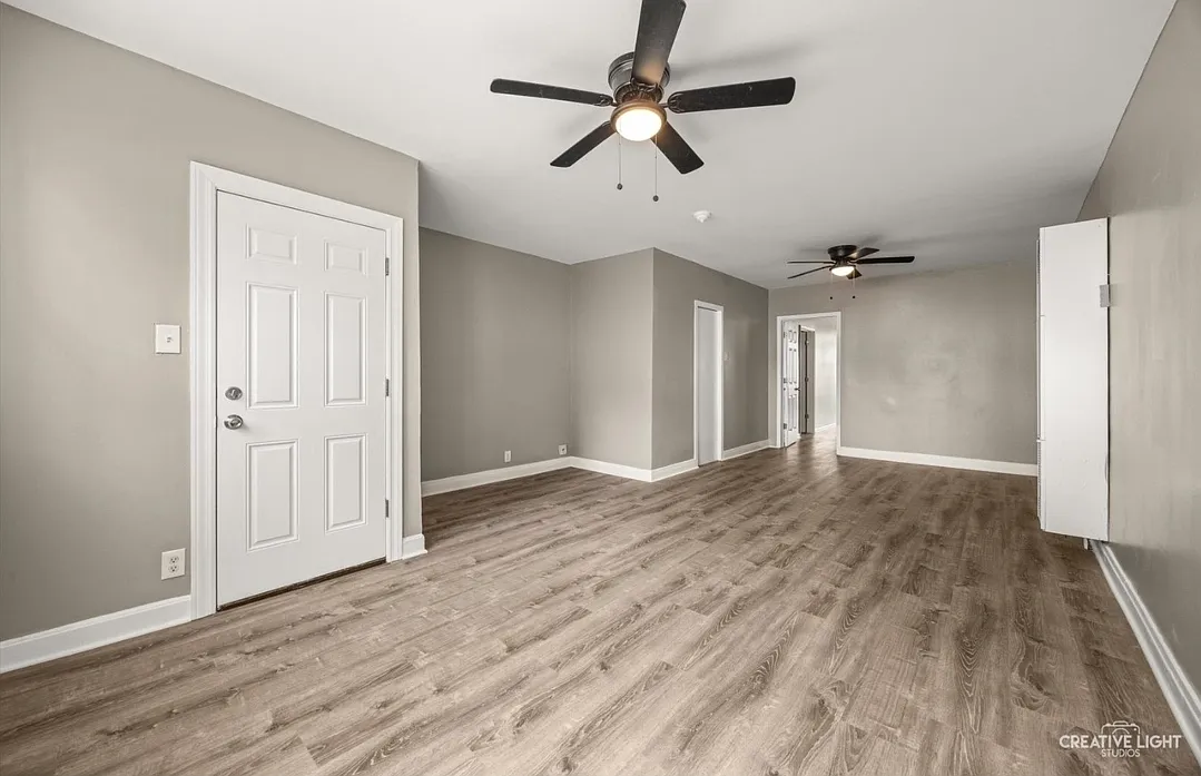 2 bed, 1040 sqft, $1,700 — Photo 3