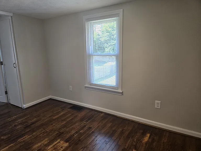 426 W Main St — Photo 8