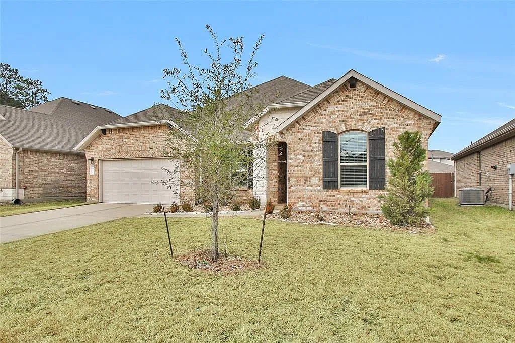 4 bed, 3.0 bath, 2440 sqft, $2,350 — Photo 3
