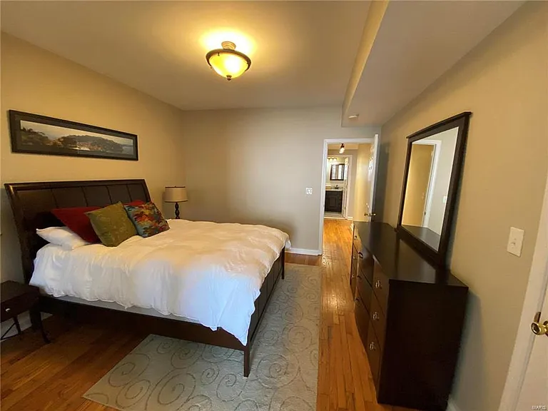 5375 Pershing Ave #1E — Photo 16
