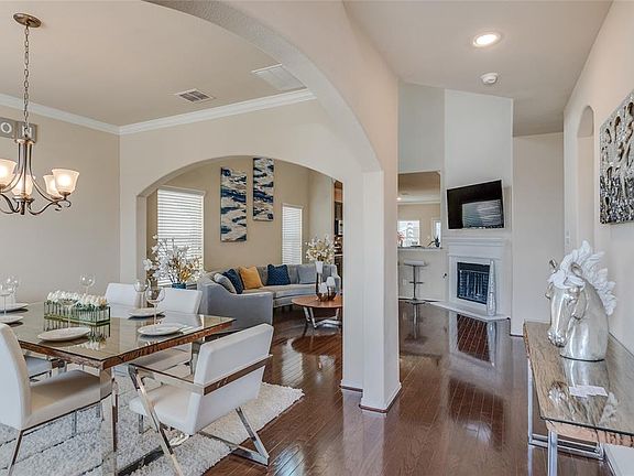 5th image of 5861 Burgundy Rose Dr