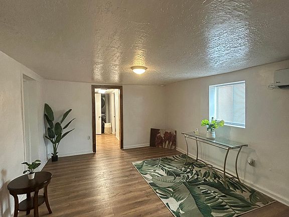 4th image of 607 1/2 Baca Ave