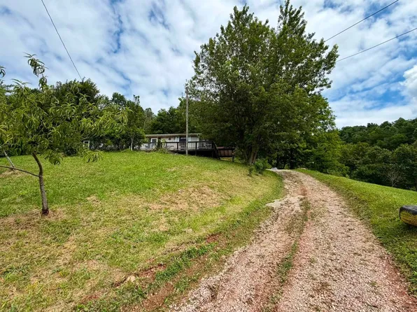 1401 Windyville Rd, Spencer, WV 25276