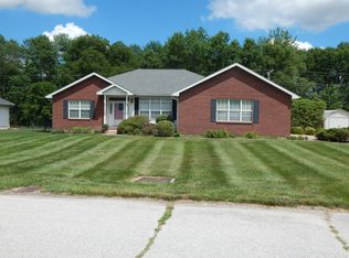 624 S Ivy Ln, Centralia, MO 65240