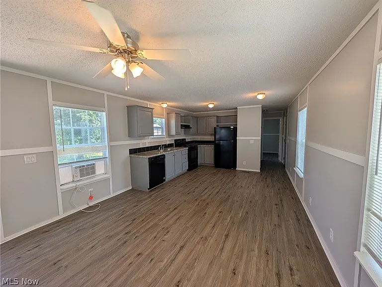 215 Cedar Brook Dr — Photo 4