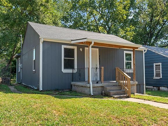 2nd image of 2807 Quincy Ave