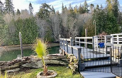 3rd image of 501 N Beach Dr