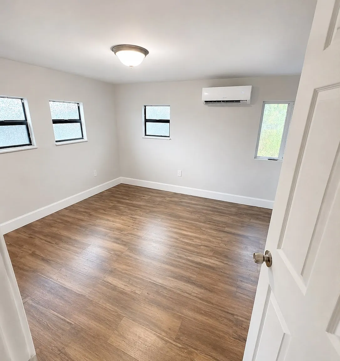 210 SW 7 ST Back House - 210 — Photo 4