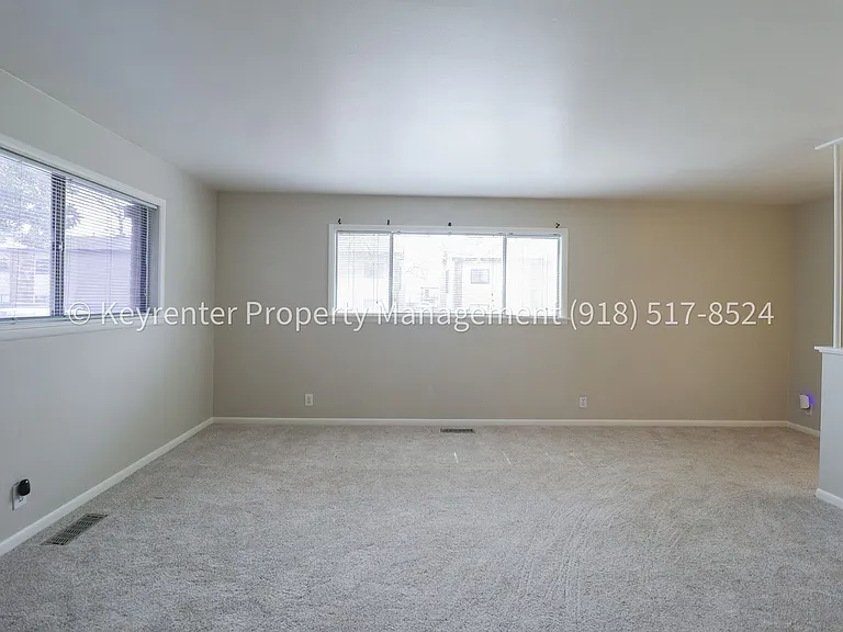 953 E 37th St S — Photo 12