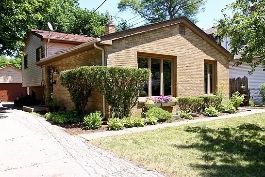 1321 Ridgewood Dr photo 1